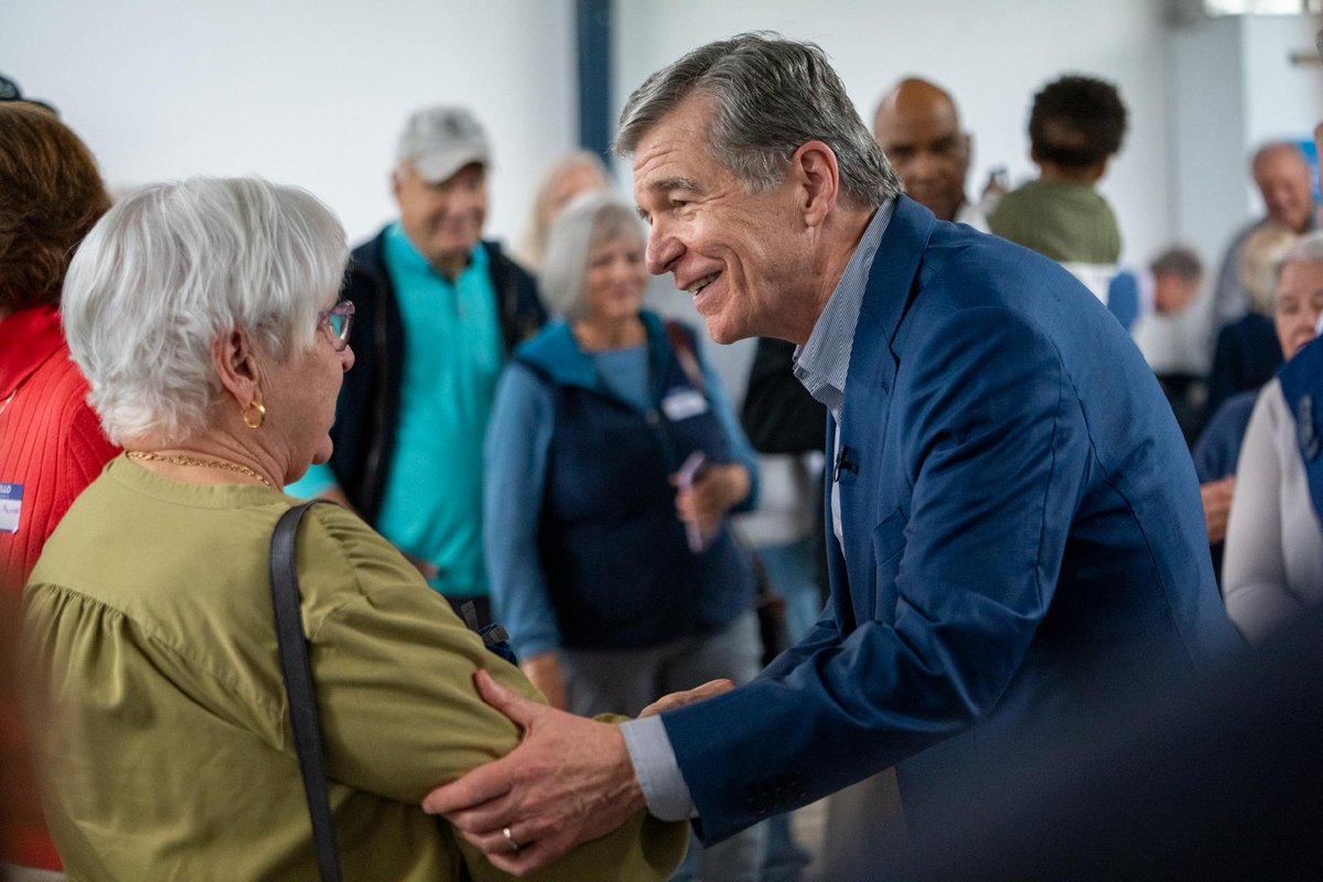 Roy Cooper tweet media