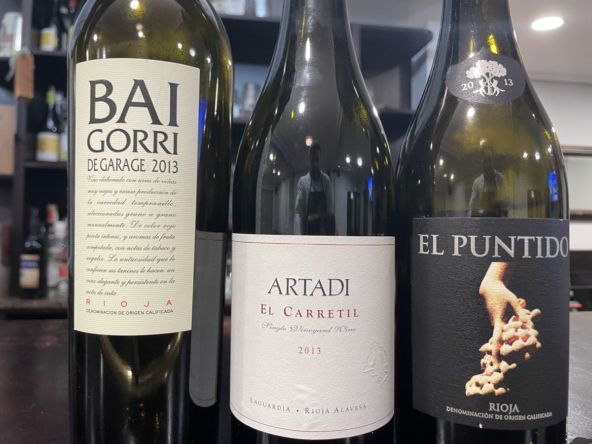 vinosyvinazos's tweet photo. Hoy catamos a ciegas unos riojas 2013. Gustaron todos, qué duda cabe, pero el que más el #DeGarage de @BodegasBaigorri . Los otros muy bien también, .#ElPuntido no falla, pero la sorpresa fue que #ElCarretil de #Artadi no arrasase, por su precio debería, o eso pensábamos. https://t.co/o4dxPxceFK