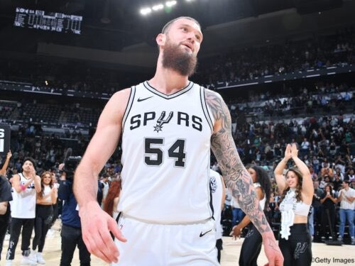 3b_zd's tweet photo. この3人のように出したことを後悔した選手になってください。
#ソーハン #Sochan #spurs https://t.co/HjSO5HElS8