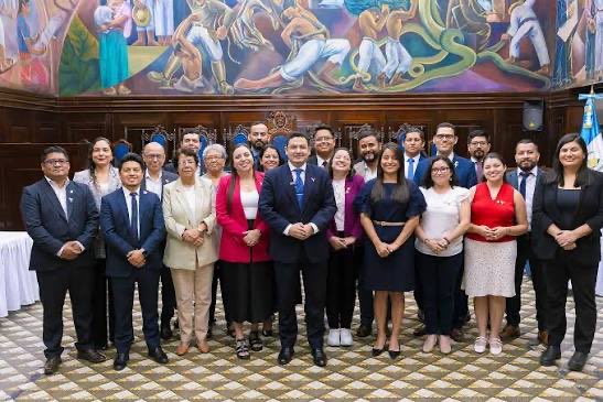 guatemalae63975's tweet image. Pueblo no se les olvide que estos mal paridos hijos de míl putas de @BancadaSemilla votaron en contra de suprimir la ley de impuesto de herencia legados y donaciones y son del pueblo dicen estas putas y estos huecos! Pero para pagar putas y ponerse a verga si va Samuel Pérez!!