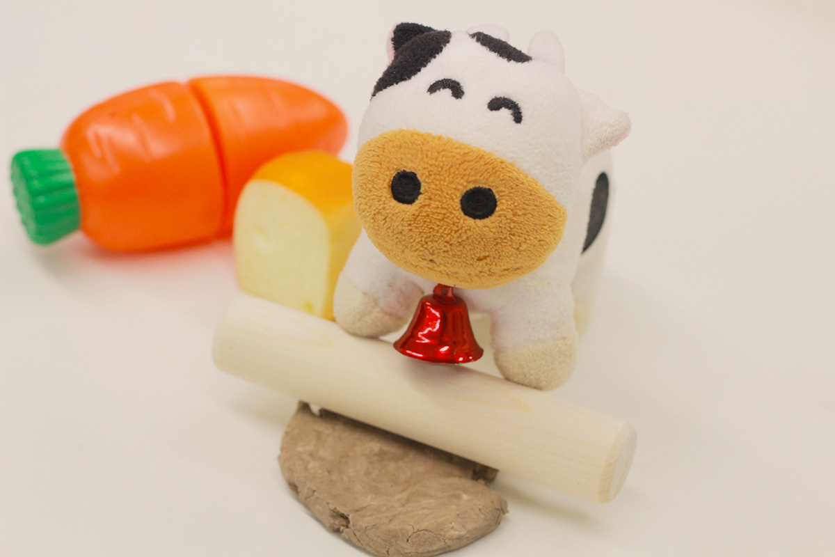 みんなおはようございますなの～！🐮

もうすぐバレンタインっ！ゆめこはみんなのためにチョコクッキーを作るの～～！
えいっ！えいっ！🍫💪
#気合十分ゆめこちゃん
#ゆめこクッキング