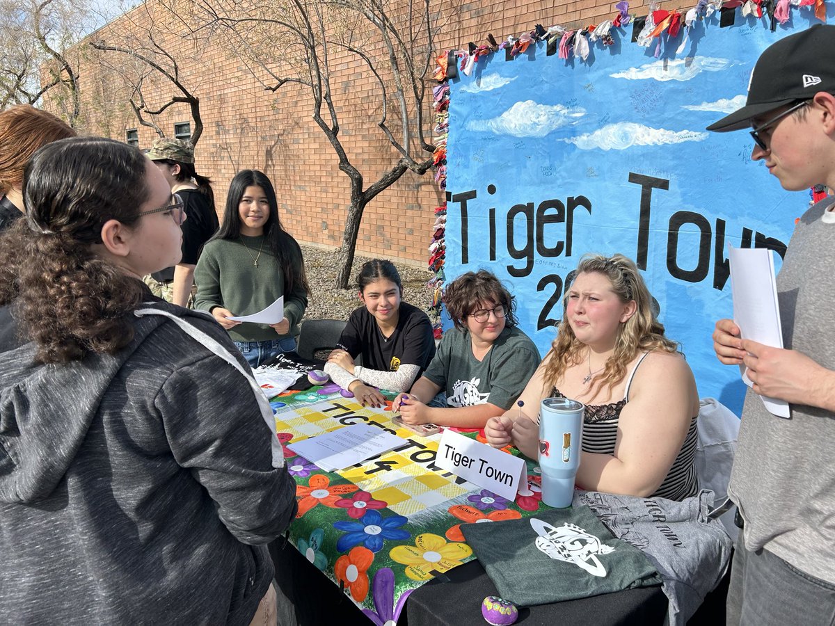 Gilbert High School tweet media