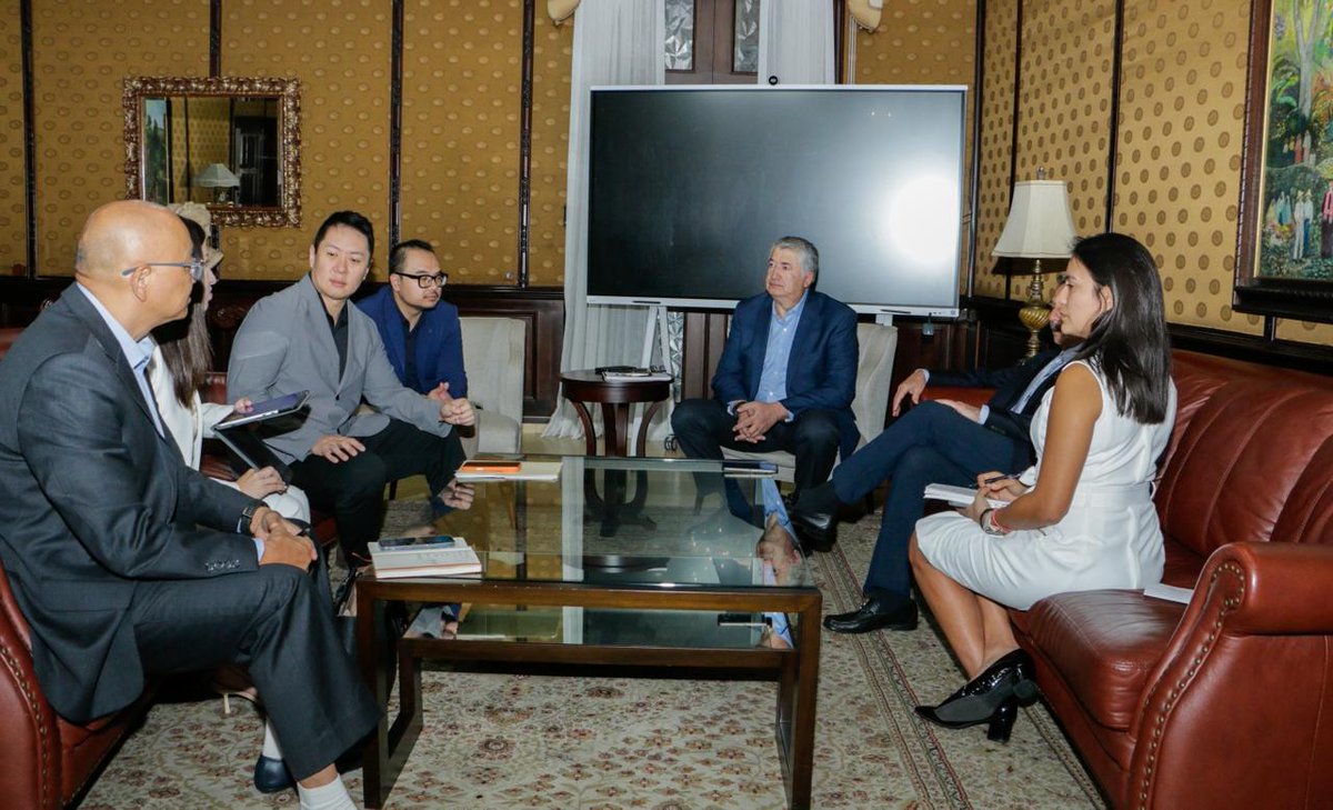 Honduras asegura $400 millones en inversión extranjera de Danasun Energy en Choloma:

✔ Parque industrial textil
✔ Parque solar fotovoltaico de 300 MW con almacenamiento
✔ Infraestructura vial y conexión a Puerto Cortés

Honduras, vamos a estar bien.