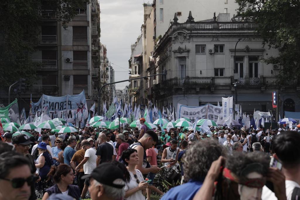 Marchamos al Congreso Nacional junto al gobernador Axel Kicillof, miembros del gabinete provincial y compañeras y compañeros del MDF, en rechazo a la reforma laboral que impulsa el Gobierno nacional.