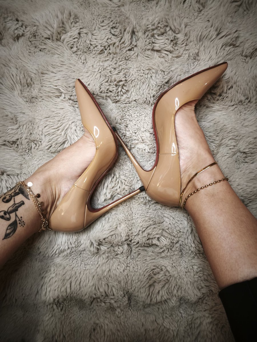 Margot Feet tweet media