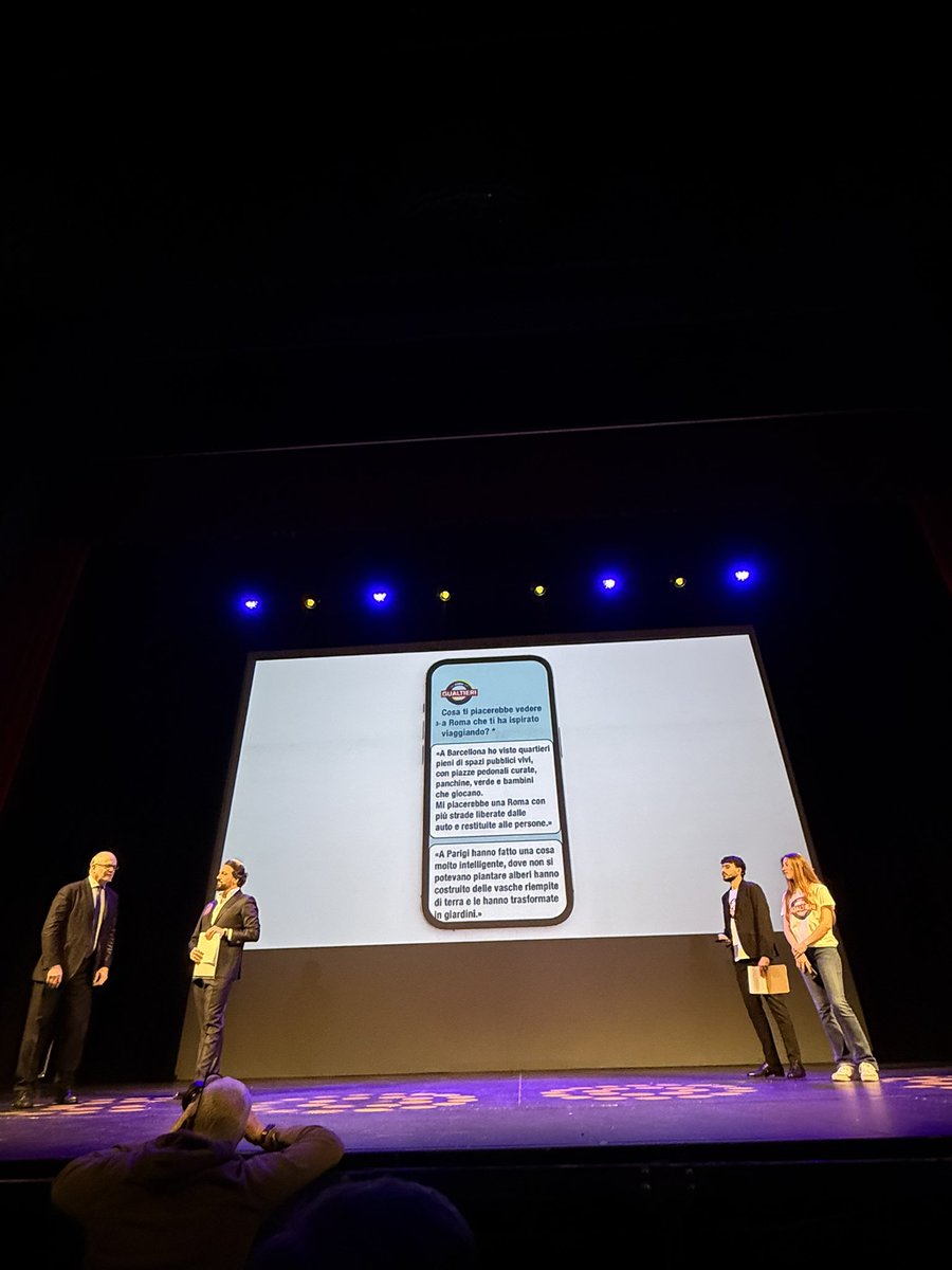 Al Teatro Brancaccio con il sindaco Roberto Gualtieri e la comunità di Italia Viva Roma per assistere alla presentazione della nuova applicazione che consente ai cittadini di interagire sui temi dei territori e confrontarsi sul futuro della città.