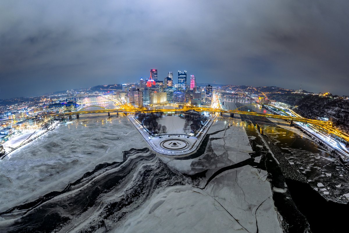 Pittsburgh looks like it could be located in the Arctic Circle in this photo from last night. The melting and cracking ice made for a ton of interesting shapes and textures. I always look forward to this happening any time we get ice on the rivers. Sure it's interesting when they
