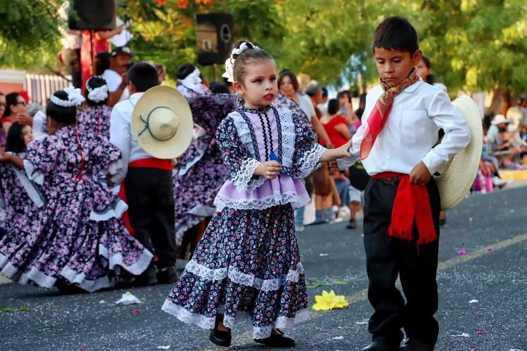 #VamosATecomatlán Además están confirmadas agrupaciones como Los primos de Durango, Patrulla 81, Los Armadillos de la Sierra y solistas como Julio Preciado y El Yaki.