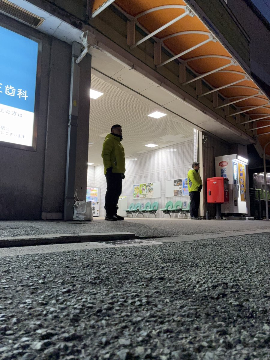 今朝は能勢電鉄山下駅から選挙期間中の御礼。多くの方々から「残念だったね｣｢次頑張ってね」等お声かけ頂き、温かいお言葉に励まされます。54,784名の方に託して頂いた票の重みを感じ、本当に感謝しかありません。