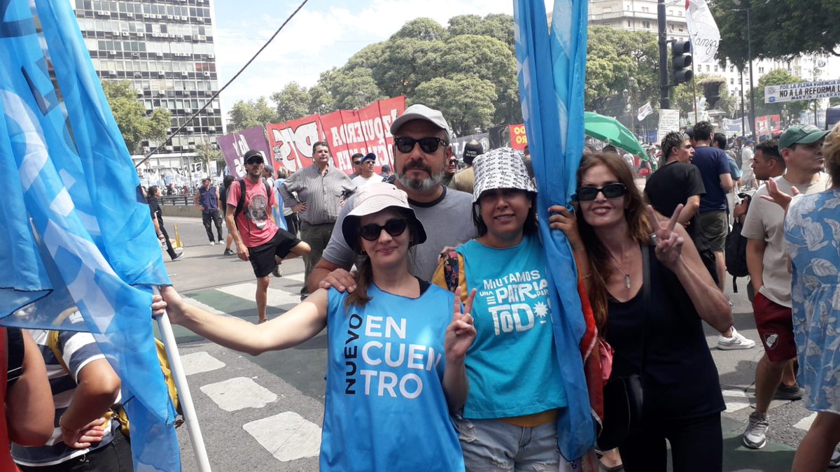 AntolinMagallan's tweet photo. EN LA CALLE, DEFENDIENDO NUESTROS DERECHOS ✊🔥

Hoy nos movilizamos frente al Congreso para decir NO a la reforma laboral y al ajuste precarizador del gobierno. https://t.co/2EFIUsTPzG