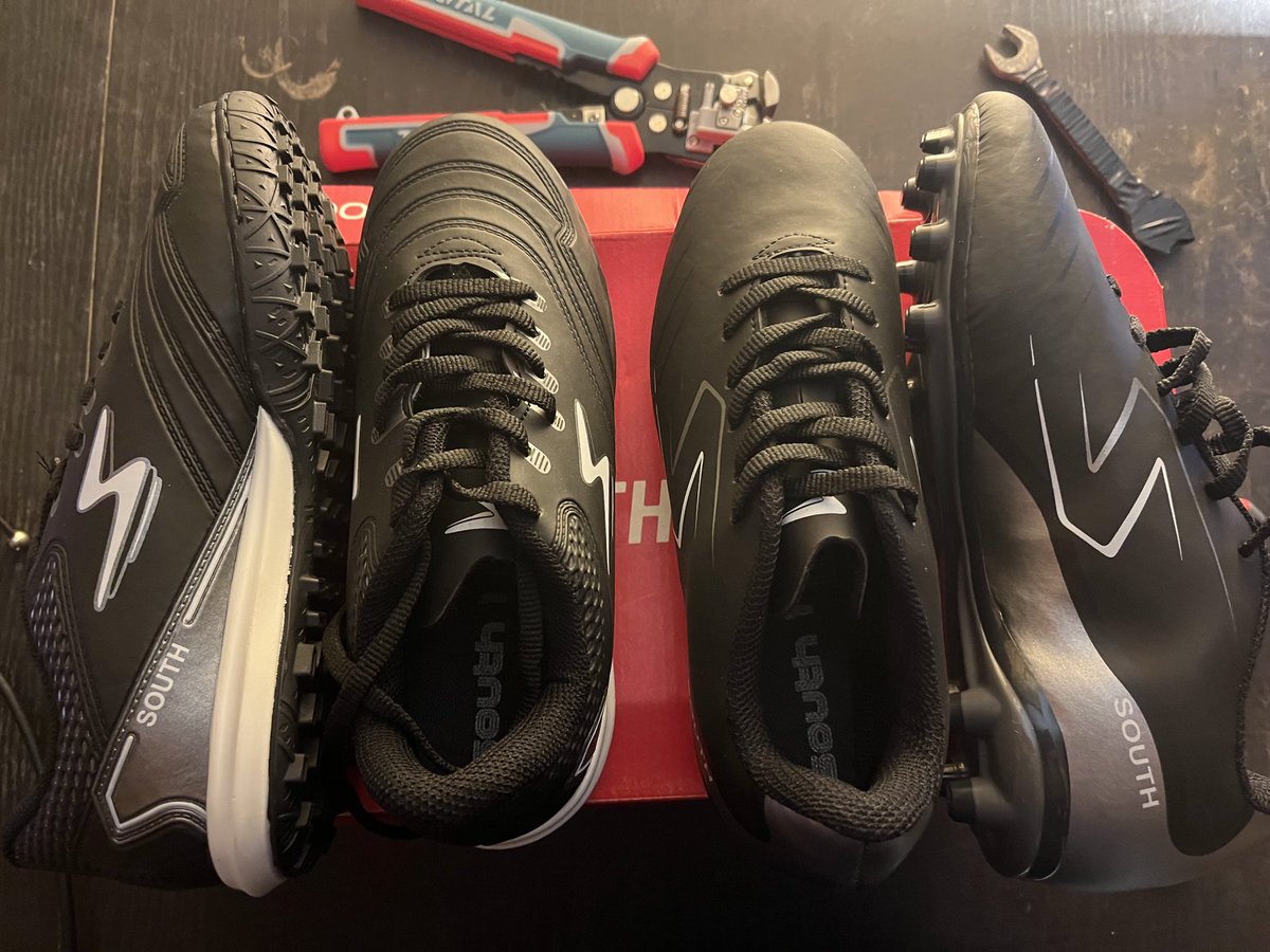 🫶🏼 Muchas gracias a <a href="/NegraScar/">Sofía</a> por la donación de 2 pares de botines para <a href="/MalaguenoCF/">CF Malagueño</a> 💙🤍❤️

Ella no me pidió que le haga publicidad ni nada pero los buenos gestos se agradecen, vayan a visitar la tienda donde trabaja: estaciondeportes.com.ar y en ig estaciondeportes.olivos