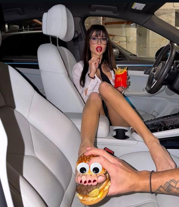 Doxxed Jakes datenight  

/inside joke only 4 <a href="/kick/">KICK</a> community listening live/

kick.com/jakegagain