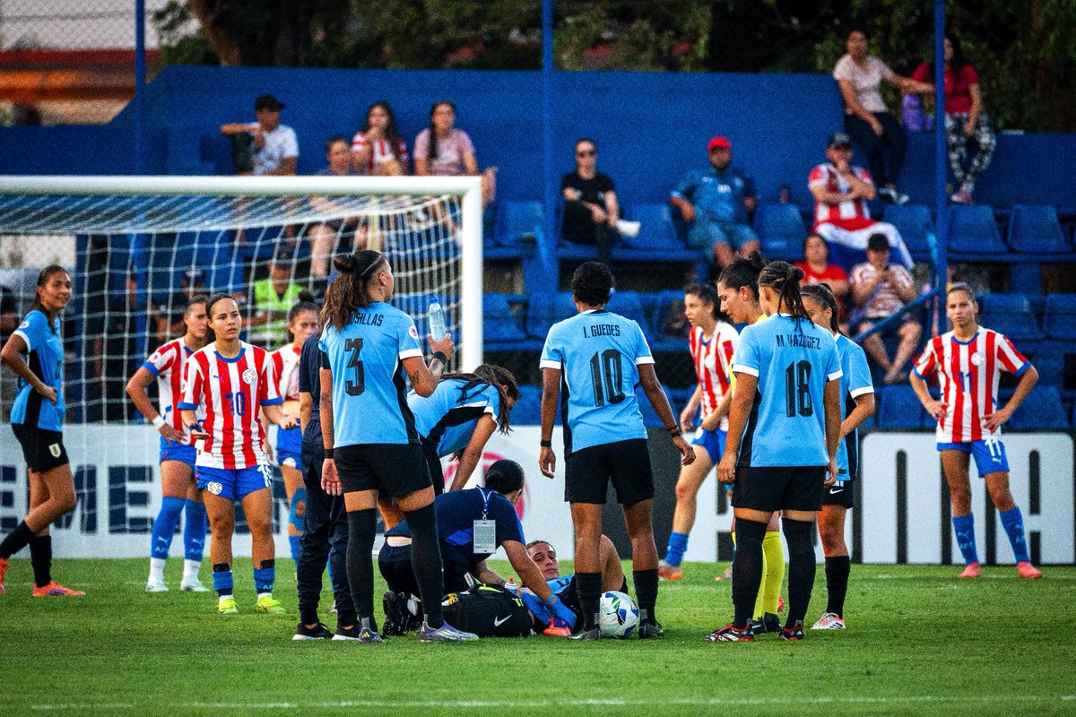 agsosasi's tweet photo. qué país mi país 🇺🇾 feliz de estar cumpliendo sueños con mi selección - Sudamericano U20 Femenino 🇵🇾 https://t.co/ate14nEDfX