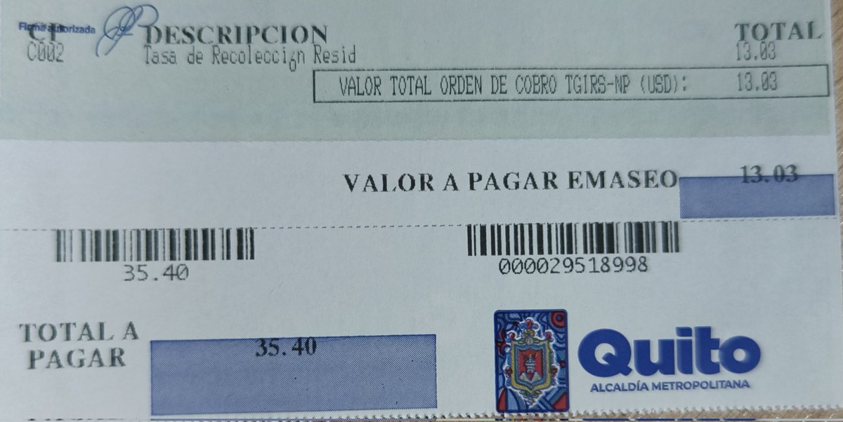 eezhigrea's tweet photo. Señores @MunicipioQuito me podrían decir a qué se debe el valor que cobran por recolección de basura? Les invito a darse una vuelta por mi sector para que constaten como hay basura por todo lado, por aquí a duras penas pasa el camión.. Están abusando del pueblo!!! @DanielNoboaOk https://t.co/AqYShcQ2bm
