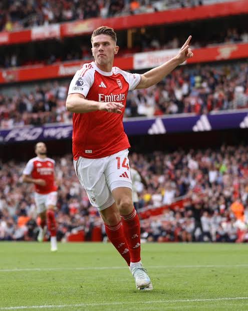 This last 13 games will define this guy. Time for him to silence all the haters and win the league 🔥 #COYG