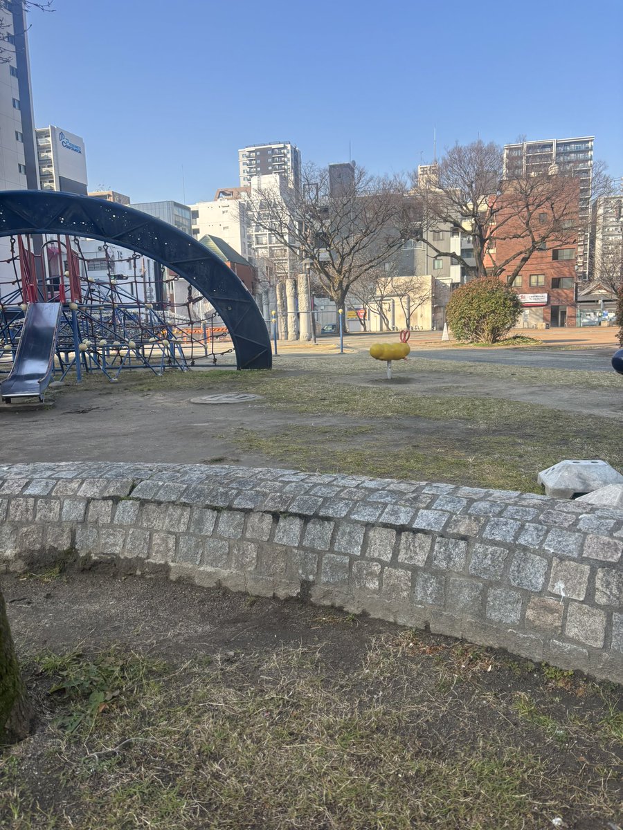 posyon0815's tweet photo. 今日からの現場の目の前に見た事ある公園があるなぁ https://t.co/sBoomcai4K