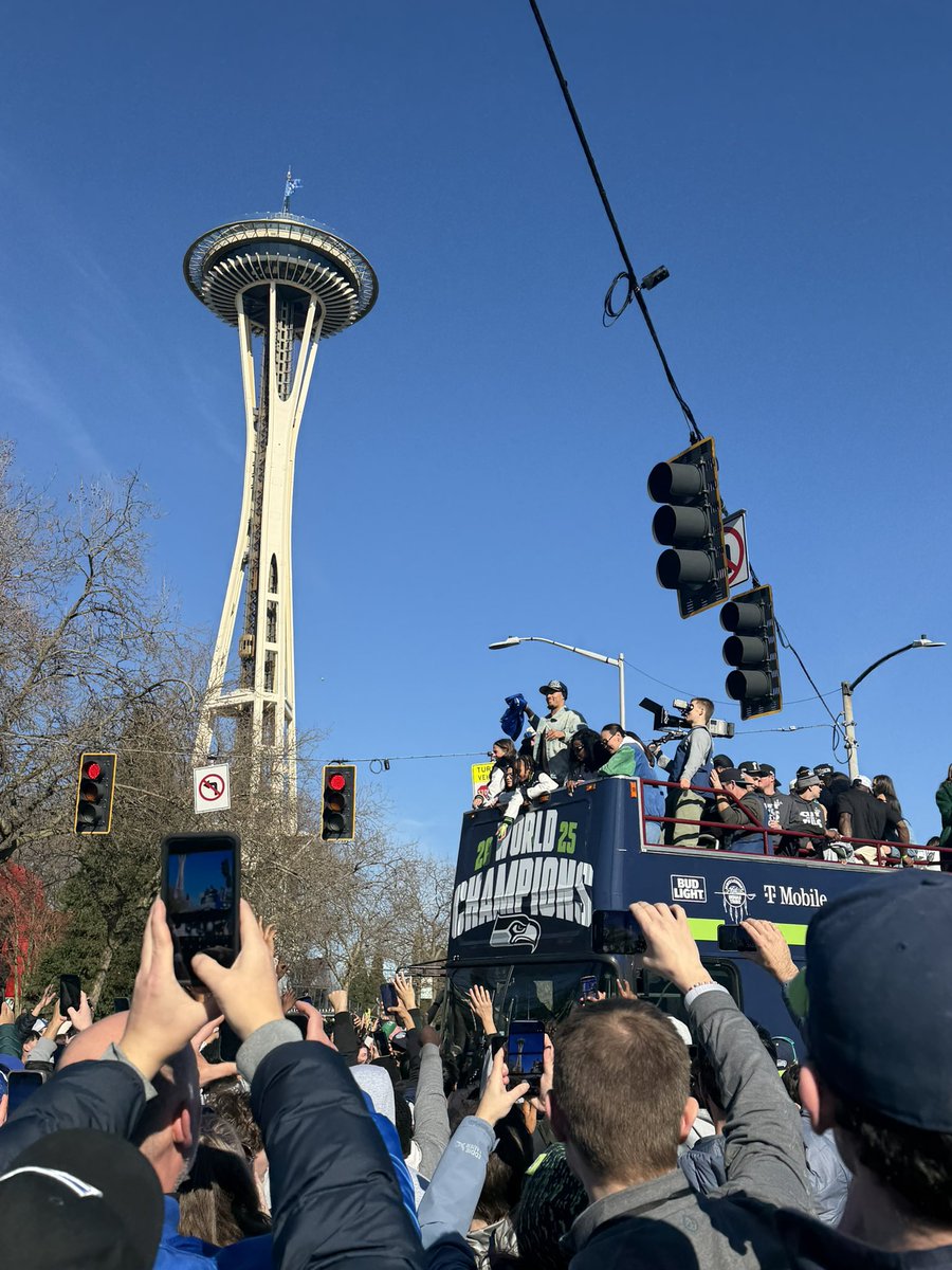 Does it get more Seattle than JSN in front of the space needle?