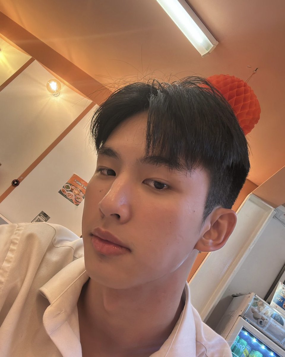 แพ้ทางนาง เวอร์ชั่นผมสั้นสุดละ
แต่รูปสุดท้ายเครื่องหัวอลังไปหน่อย