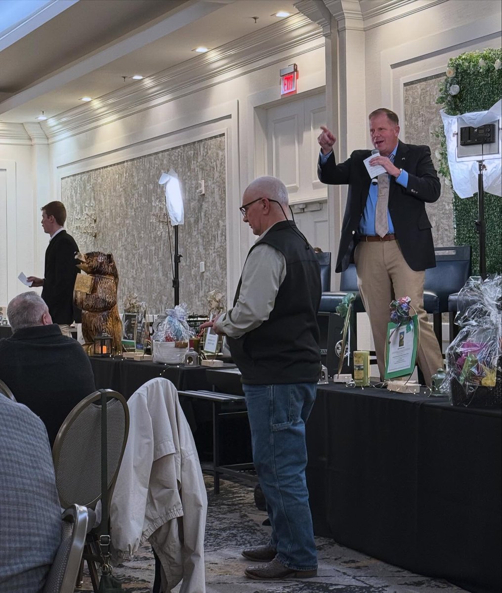 KIKO_1945's tweet image. Our auctioneers  wrapped up another successful year auctioneering for Hannah's House 119 Benefit! Proud of George &amp;amp; team for raising funds supporting at-risk youth in Stark County. hannahshouse119.org #auctionswork #ohioauctions #StarkCounty #HannasHouse119 #benefitauction