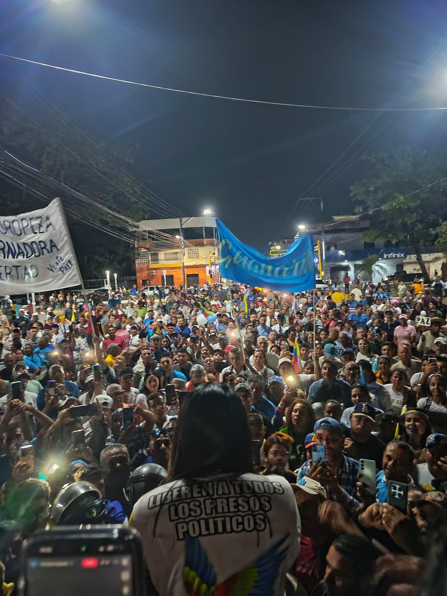 🇻🇪| Portuguesa se alza por María Oropeza.

Con firmeza y sin miedo, su tierra la respalda.

Hoy es ella; mañana serán todos.

#QueSeanTodos