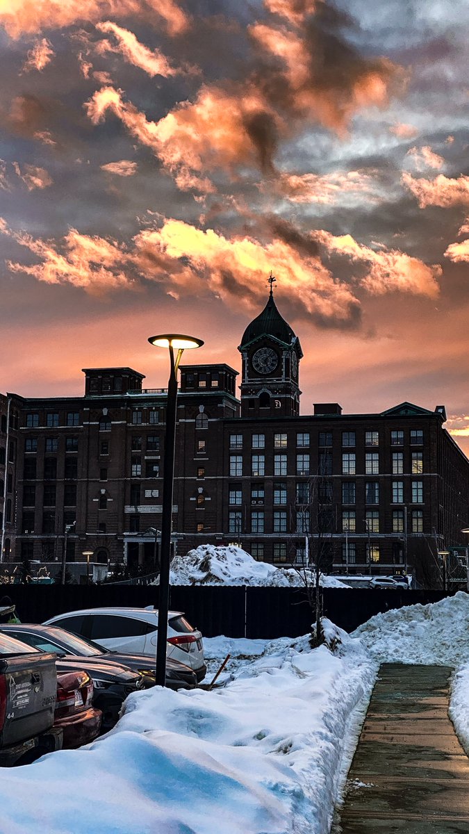 jackchensy's tweet photo. @StormHour, @StormHourMark, @ThePhotoHour, @GrtrNbptToday, @lensculture, @Eweather13, @RainViewer; @Vale__ri …..sunset around the mills! https://t.co/bolYAn4aFh