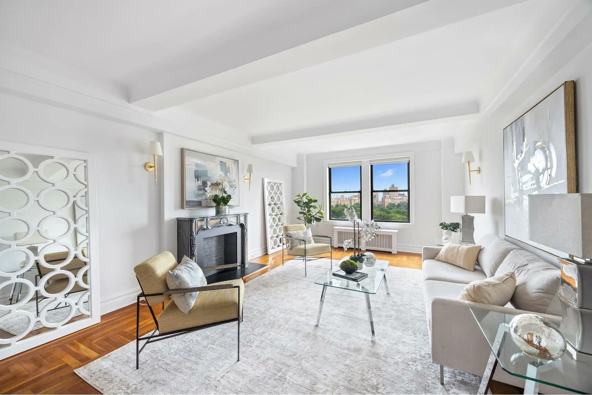 openluxere's tweet photo. FOR SALE: 327 CENTRAL PARK W, 15B - Upper West Side, New Yor...
$3.6M | New York
2BR | 2BA
Listed by Douglas Elliman - New York

https://t.co/1Og2C70uaW

#LuxuryRealEstate #ItalianEstate https://t.co/M3B69pPhqz