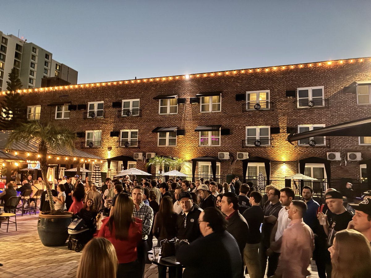 joanfromdc's tweet image. BREAKING: Massive Crowd Turns Out for James Fishback in St. Petersburg, Florida