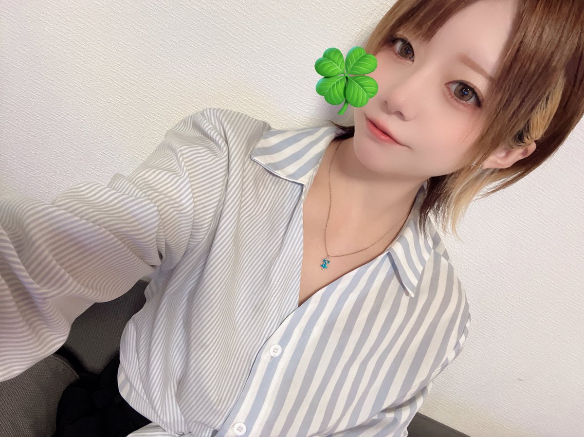おはよーう☀️

そういえばね🤔🤔
元々配信者だからか
よくライバーの話は来るんだけど
最近演者さんの話しめちゃくちゃ来る😳

私普段打たないから
打ち行ってもみんなに
『これっていいの？🤩』
『続けた方がいいかな？🫣』
になるの目に見えすぎて出来ないよ(´✖‿✖)