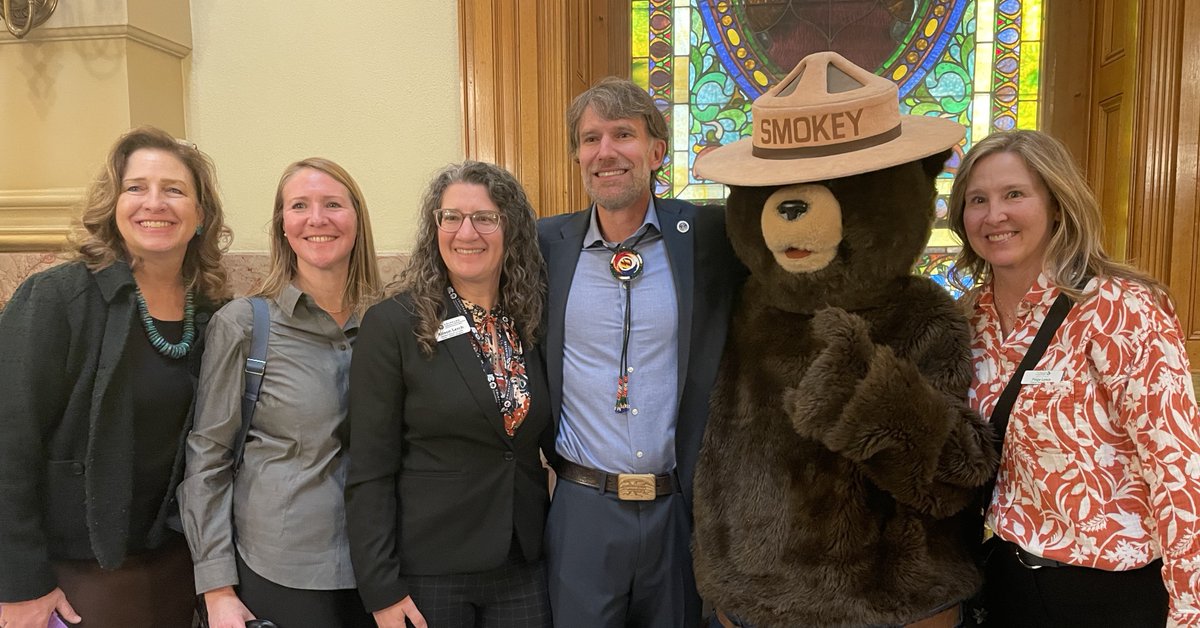 dangibbsDNR's tweet photo. From the Capitol to #WaterCongress, I’ve had a busy start to my month focusing on #ForestHealth &amp; #WildfireResilience. With the Ponderosa Mountain Pine Beetle outbreak expanding, the work is urgent. Thanks to all our partners for the support. #COpolitics https://t.co/rM8lO6xKUn
