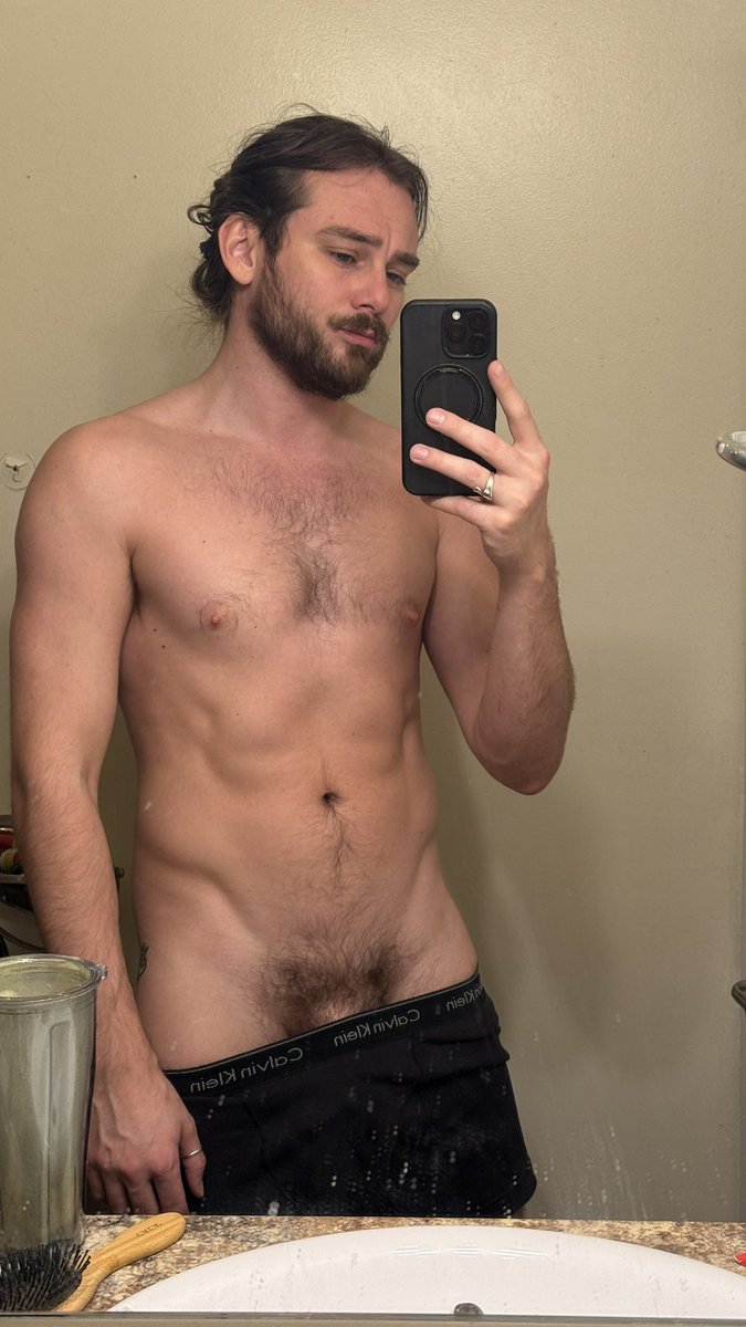 MaxAdonisxxx's tweet photo. Anyone else have a valentine this year? 🥰❤️ https://t.co/f10LzEM9R5