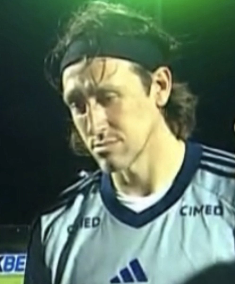 A cara do Cássio indo pra parada de hidratação representa todos nós cruzeirenses.