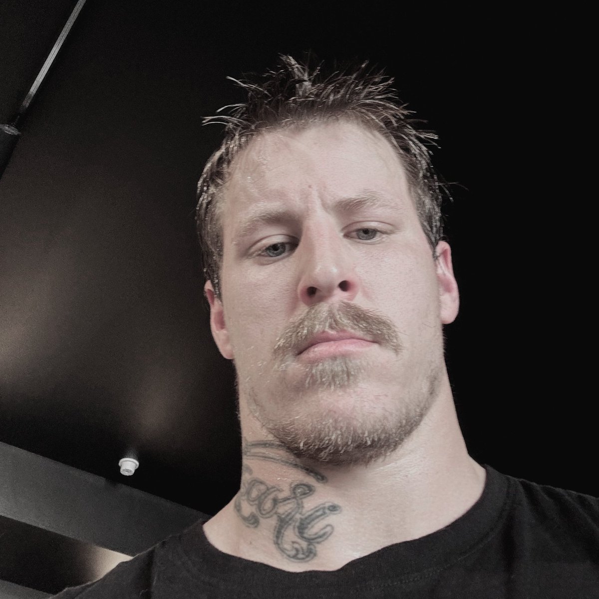 𝐓𝐇𝐄 𝐊𝐑𝐀𝐖𝐈𝐄𝐓𝐙'𝐬 𝐁𝐔𝐋𝐋.── tweet media