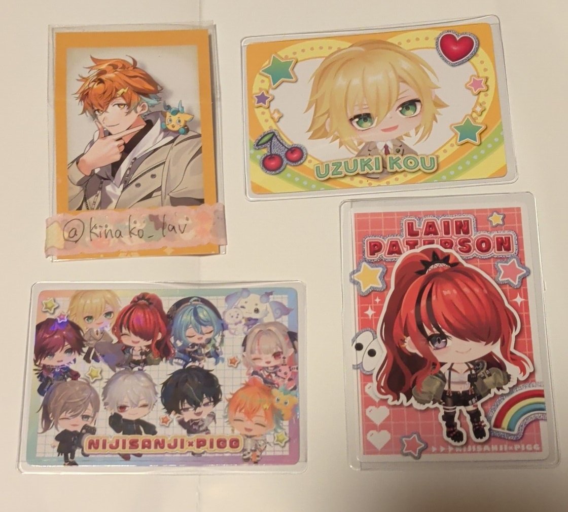 kinako_lav's tweet photo. 【交換】にじさんじ チップス ポテチ ポテトチップス ろふまおせんべい NIJI HOLIC PIGG PARTY ピグパ 3周年 特典 ステッカー カード

譲…🌙 、❤️‍🔥 、シクレ(画像一枚目)
求…🌩️🦒(画像二枚目)＞異種🌩️🦒.📄.🫖🌿.🎭🕒

郵送交換希望です。 https://t.co/1z9ImlHIW2