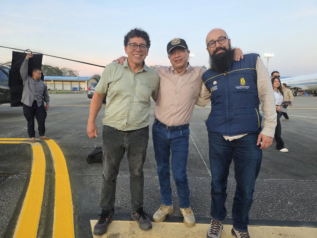 Dos de mis directores de la UNGRD, Pava y Carrillo. Muy buenos y honestos.