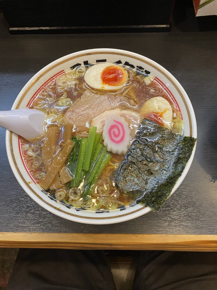 天神橋筋六丁目にあるストライク軒です！弊社でも行った従業員がいるとのこと！寒い日にラーメンは暖まりますね〜

#豫州短板産業　#ラーメン　#天六