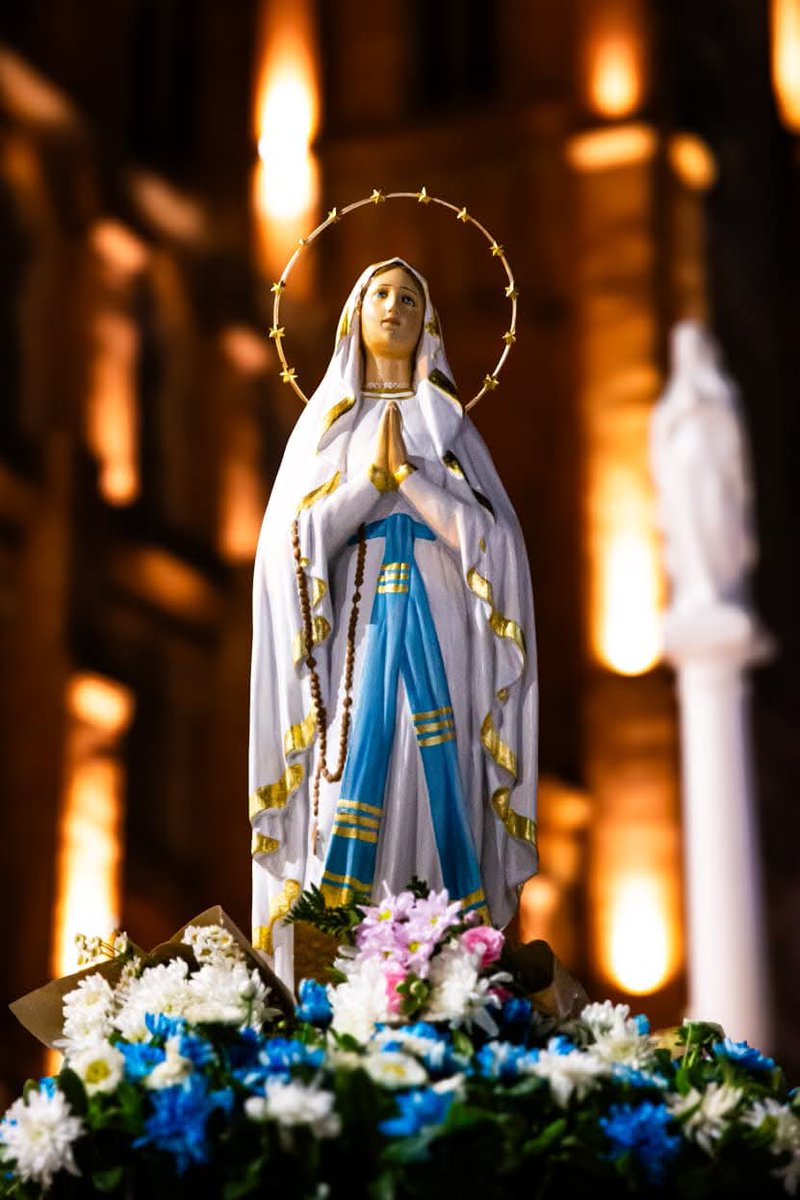 ¡Feliz día a nuestra Virgen de Lourdes!
Hoy conmemoramos la aparición en 
1858 de la Virgen María a la niña Bernardita Soubirous, en Lourdes, Francia. 
Año tras año, el Santuario Nuestra Señora de Lourdes, #TresDeFebrero
se convierte en una de las Iglesias más visitadas del país.