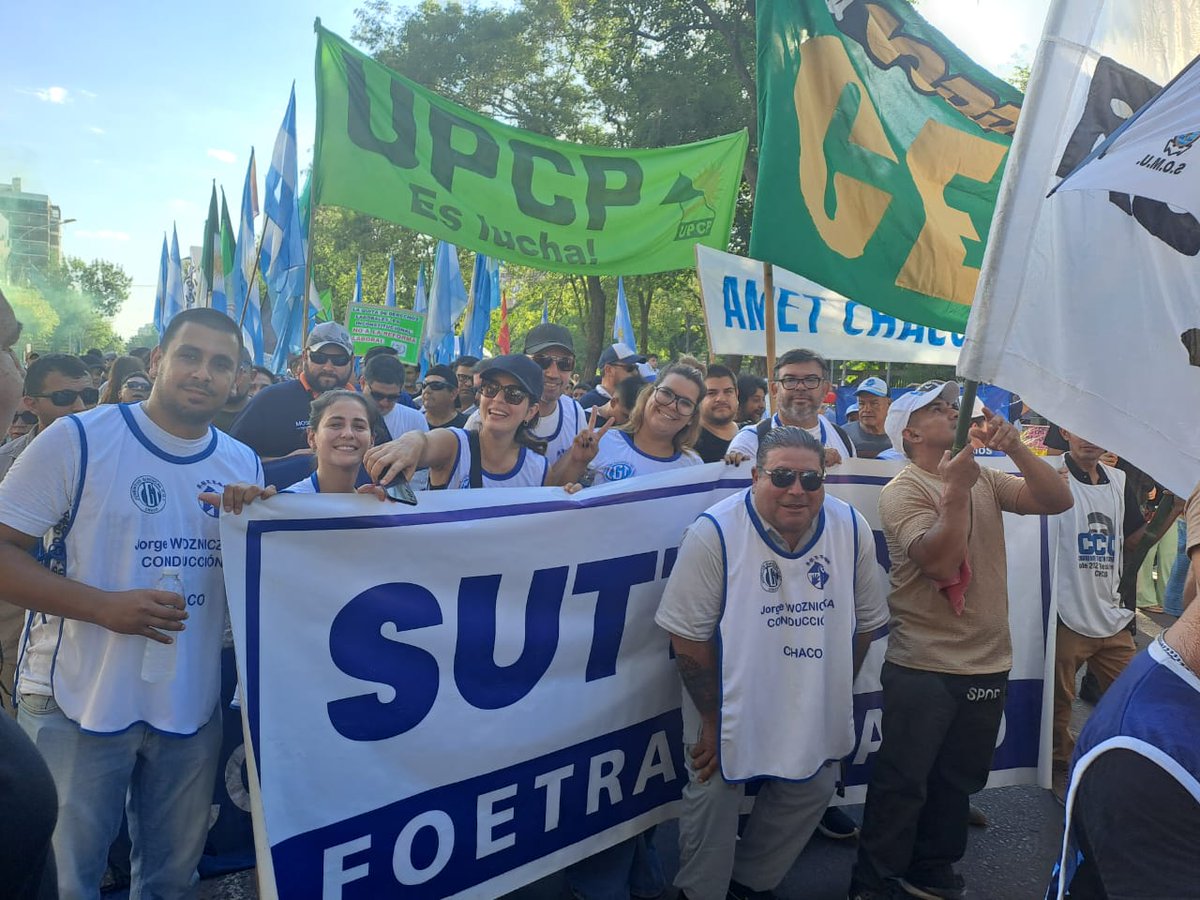 suttach's tweet photo. El Chaco también se movilizó para decirle #NOalareformalaboral . Nuestros compañeros y compañeras estuvieron presentes en la movilización convocada por la CGT Chaco https://t.co/1vPoSBsOwv