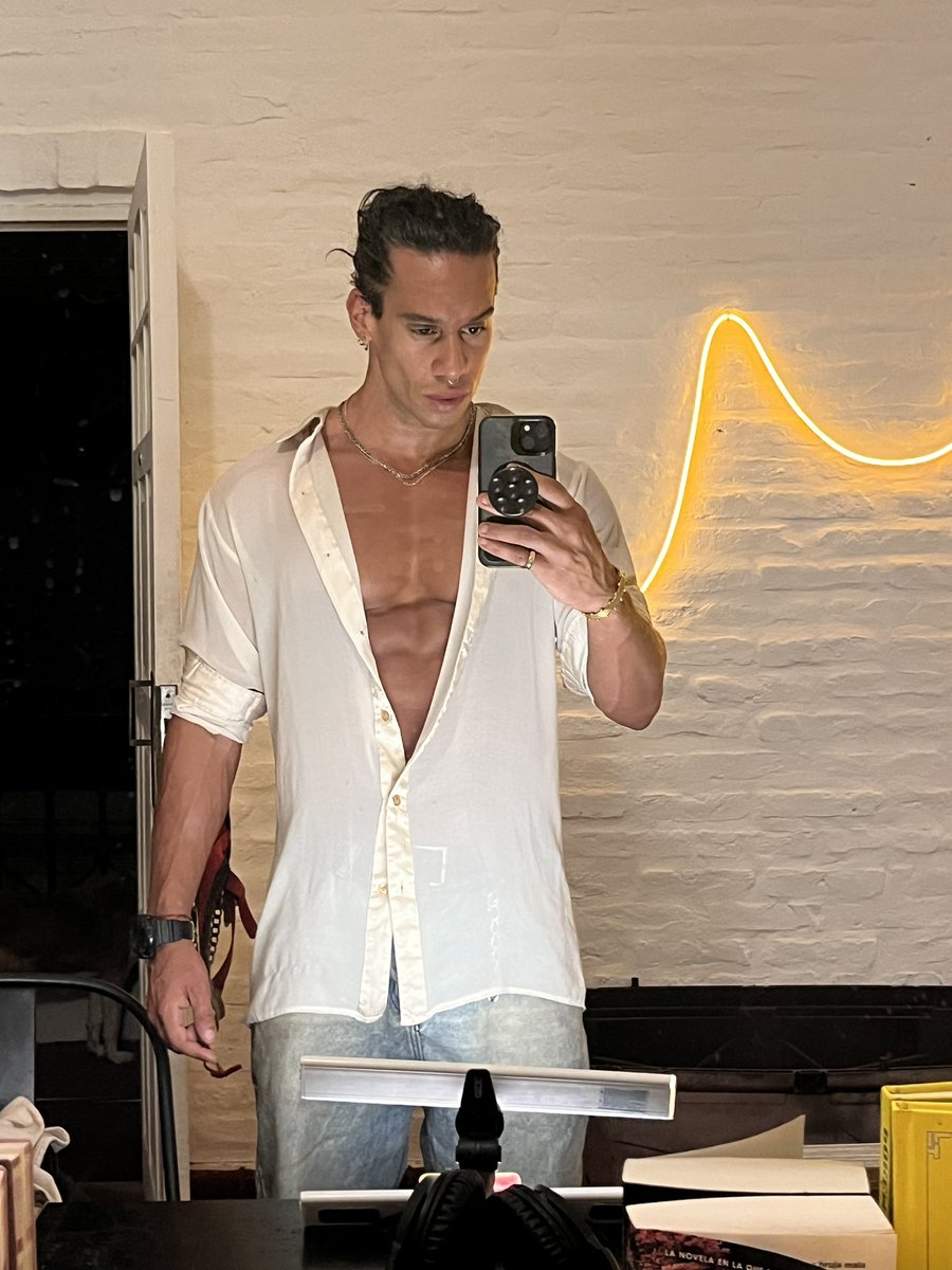 I also play dress up