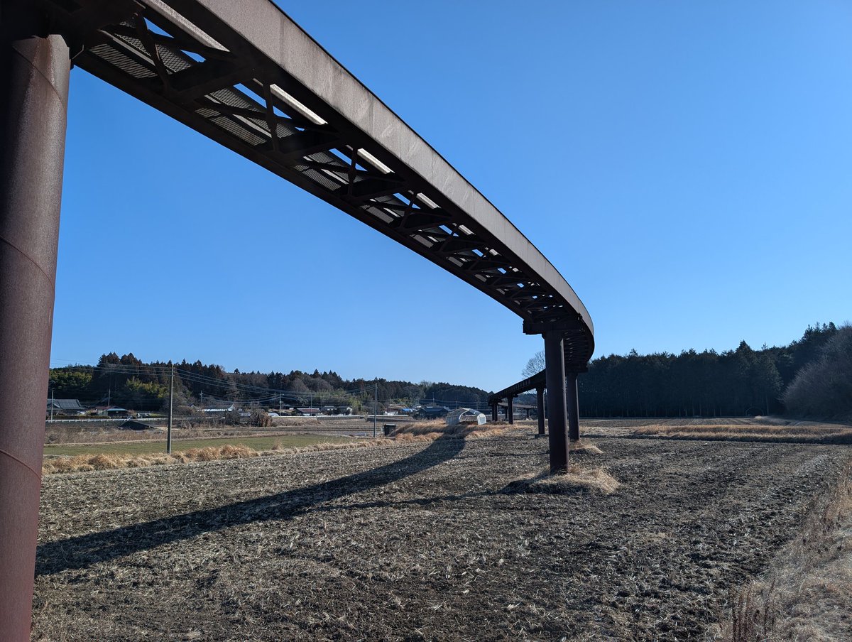 simor700's tweet image. ゴルフクラブ専用のモノレールなのかな?