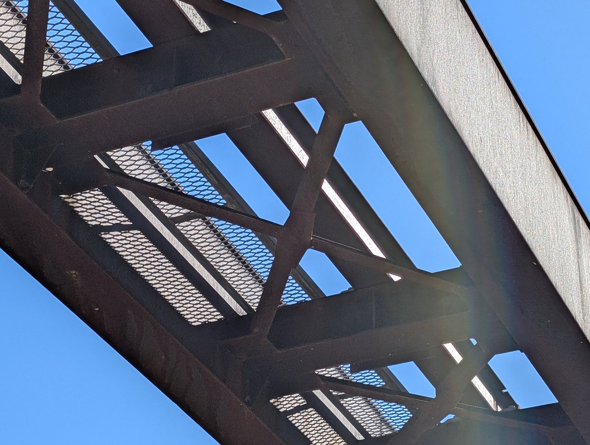 simor700's tweet image. ゴルフクラブ専用のモノレールなのかな?