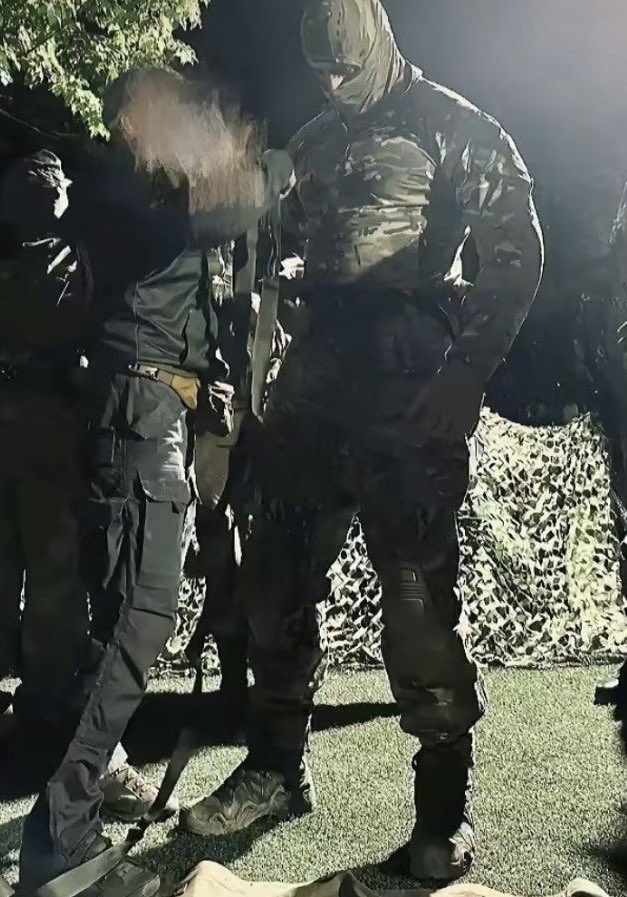 αмαяιѕ tweet media