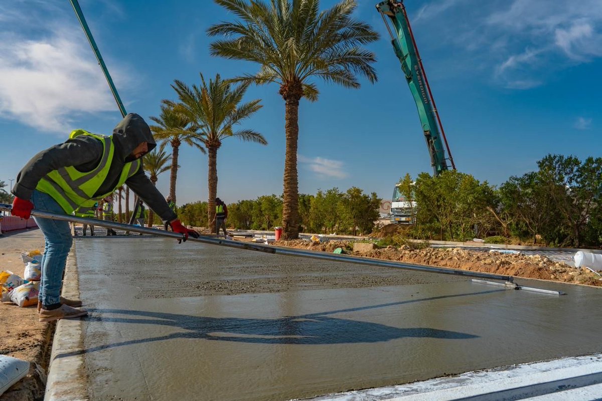 • مشاريع
• صباح العمل والإنجاز ☀️

المطار وجهة القادمين ✈️
والملامح الأولى لحائل 🌄
نعمل باحترافية على تأهيل الطريق ورفع مستوى الجودة ضمن أعمال تطوير البنية التحتية واستدامتها ليكون الطريق واجهة تليق بحائل وزوارها.
 
📸 | #حائل_الأجمل • #أمانة_منطقة_حائل