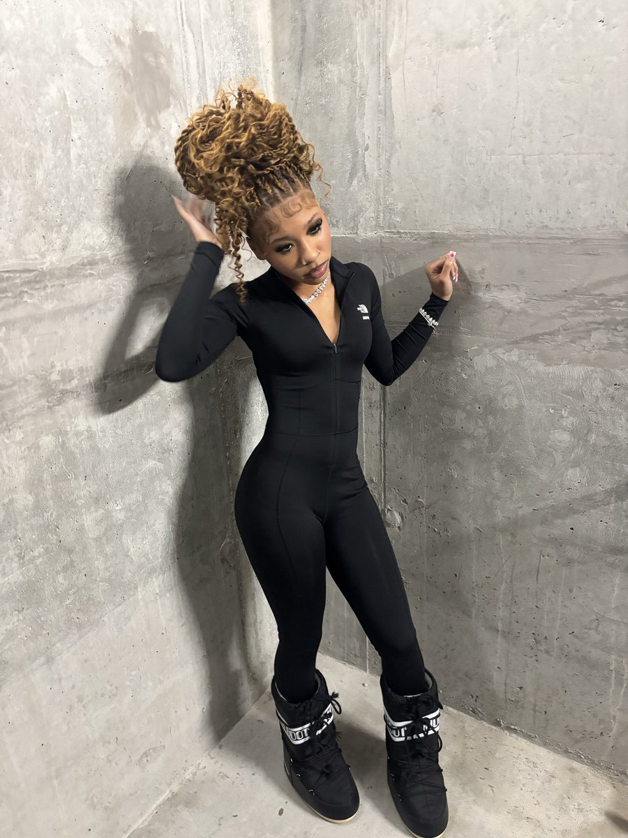 lexxdarula's tweet photo. b bool https://t.co/pzEId233oB