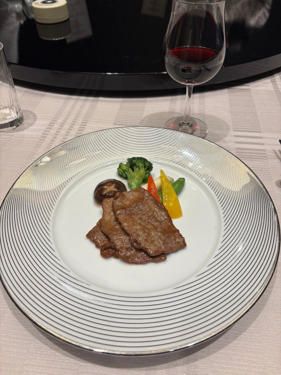 グランドニッコー東京台場「中国料理桃季」で次男家族とランチ
☆蟹肉入りふかひれスープ、牛肉OX醬炒め、海老チリソース煮と旬の食材を堪能
☆高市自民党の圧勝で仕事の影響はあるのか？高市株高の恩恵は、ありそう、
孫娘は、個室を元気一杯歩き回り楽しんでいる😊