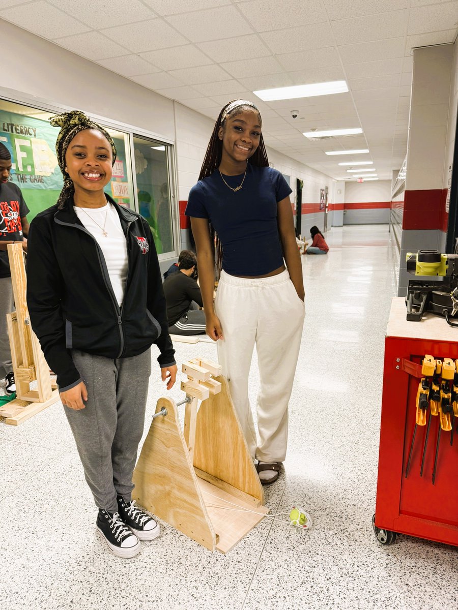 TravisHS_CTE's tweet image. Trebuchet builds are officially in the troubleshooting + testing phase. Before the friendly competition, comes iteration. #LeadthePAC #EngineeringDesign #STEM