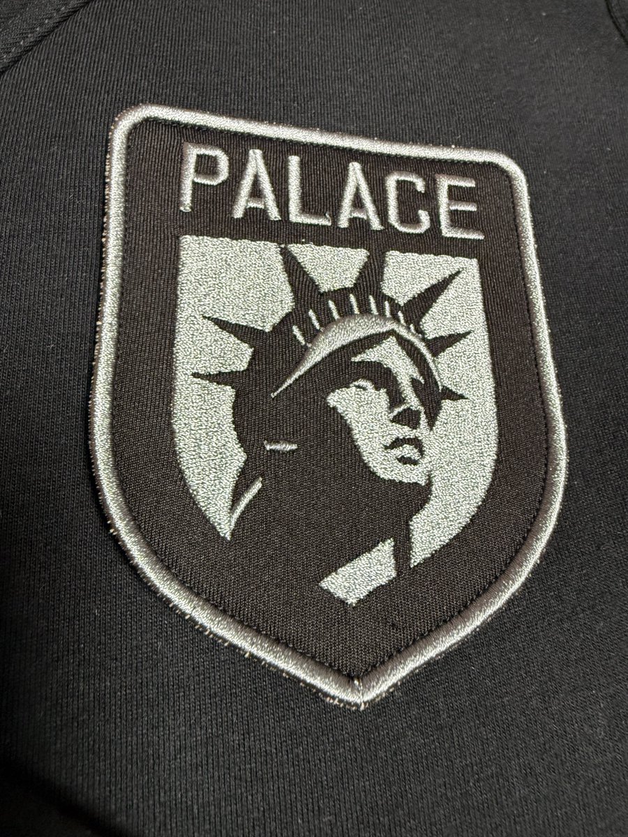 PALACE SCHOTT BONDED FLEECE HOOD Color:BLACK Price:¥35,200 これは