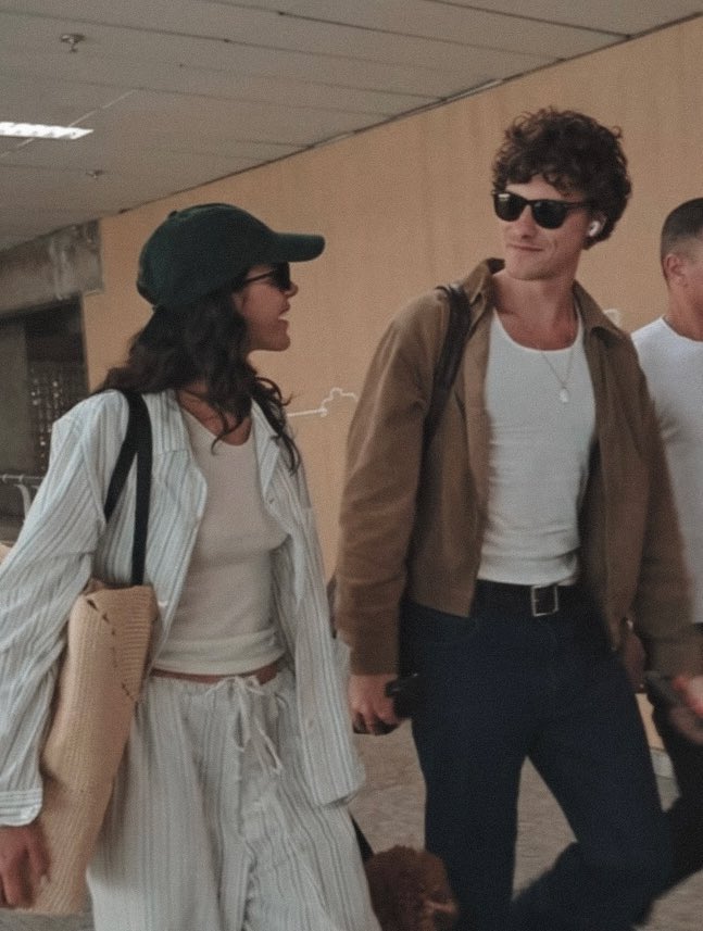 SMupdatesbr's tweet photo. 📸| Shawn Mendes e Bruna Marquezine hoje no Rio de Janeiro! https://t.co/flutuWIX0K
