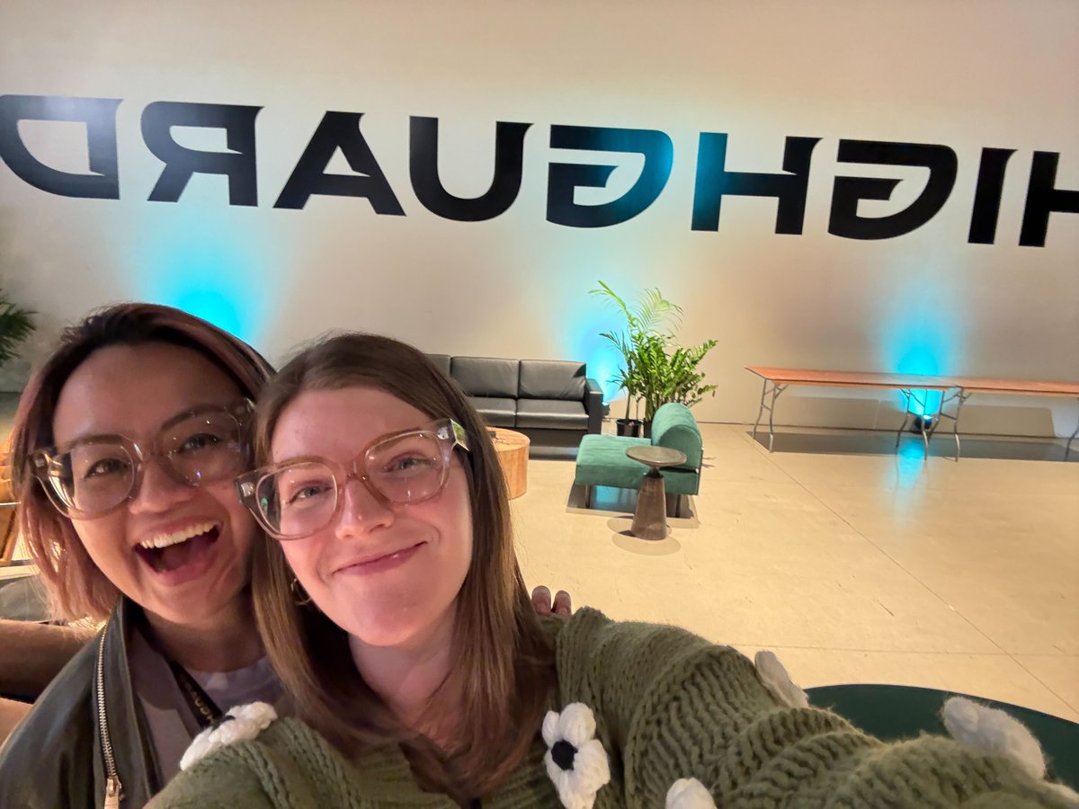 Alex Frostwolf🌙 tweet media