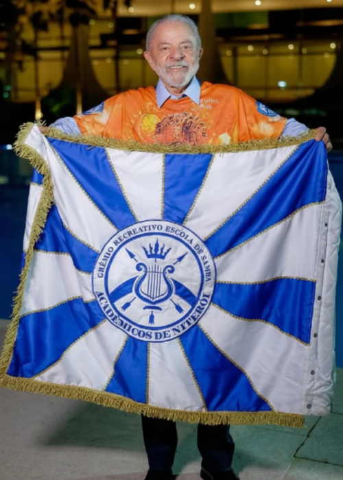 🚨URGENTE🚨
Globo se posiciona pela primeira vez se irá transmitir ou não o desfile que homenageia Lula, no carnaval do Rio

heloisatolipan.com.br/quotes/globo-s…