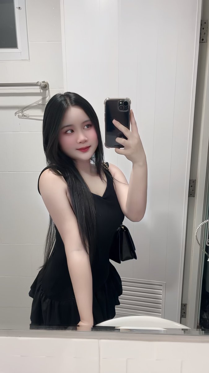 Pare_e245's tweet photo. 💋✨ https://t.co/dobqJ6Hu3x